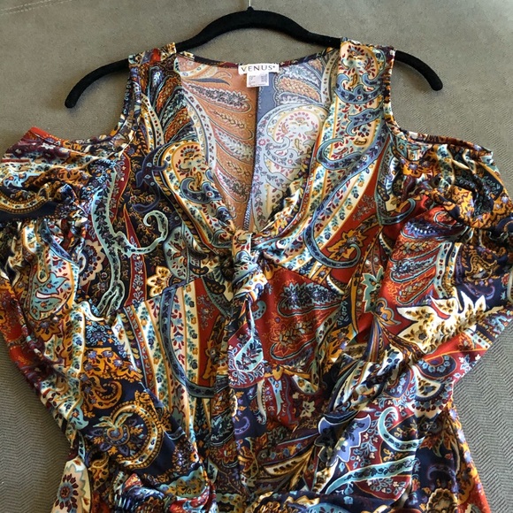VENUS Tops - Venus Cold Shoulder Top, Size S